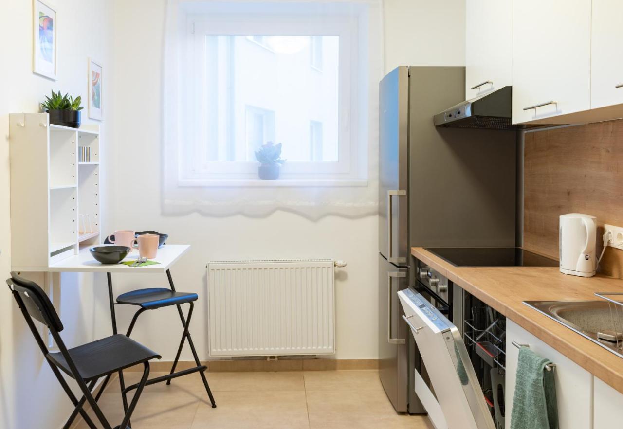 Pal'S Favoriten Apartment Вена Экстерьер фото